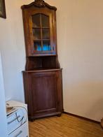 Notenhouten hoekkastje met vitrine, Huis en Inrichting, Kasten | Vitrinekasten, Ophalen of Verzenden