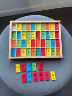 Kleurrijke letterbak met letters en cijfers, Ophalen of Verzenden, Zo goed als nieuw, Taal en Lezen