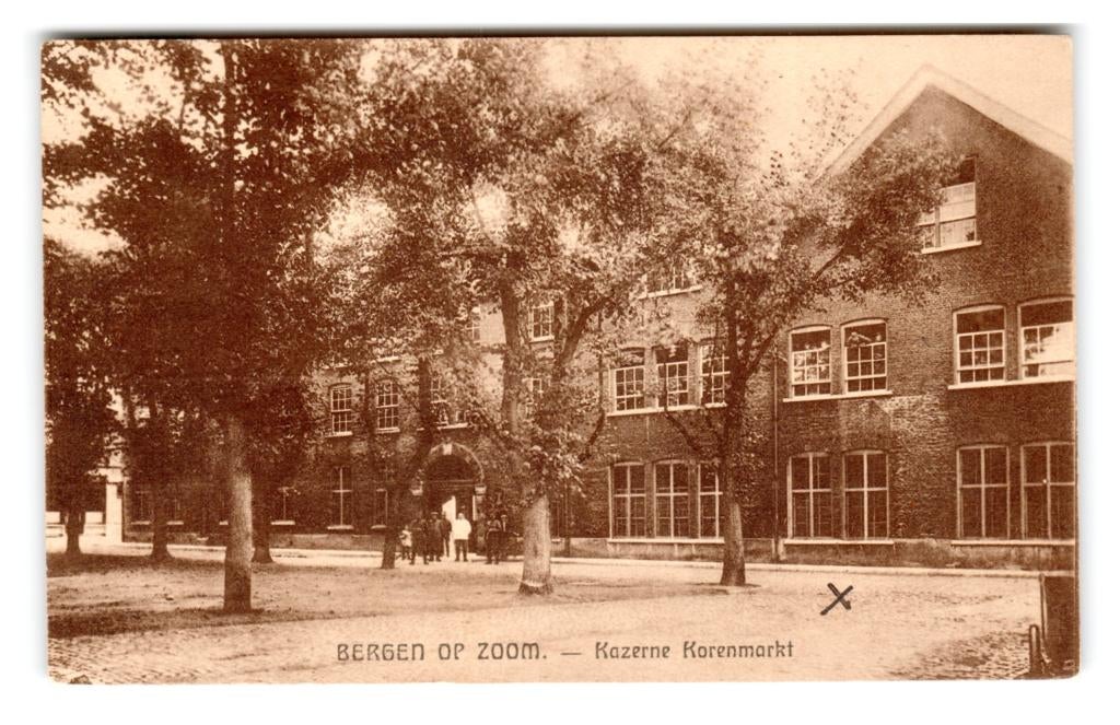Bergen op Zoom, Kazerne Korenmarkt, Ophalen of Verzenden, 1920 tot 1940, Gelopen, Noord-Brabant