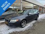 Volvo V70 2.5T Kinetic | Automaat | Airco | Lederen bekledin, Auto's, Stof, 1573 kg, 2521 cc, 93 €/maand