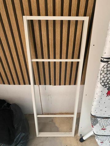 Kledingroede beschikbaar voor biedingen