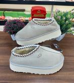 Ugg Pantoffels/Sloffen - Nieuw!, Ophalen of Verzenden, Nieuw, Beige, Pantoffels of Sloffen