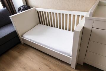babybed of peuterledikant beschikbaar voor biedingen
