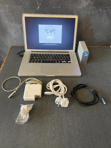 MacBook Pro 15" met 1Tb SSD met 1TB LaCie externe HDD beschikbaar voor biedingen