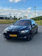 BMW 5-Serie 535i High Ex.ADAPTIEF/HUD/NAP, Auto's, BMW, Achterwielaandrijving, 1675 kg, 2000 kg, Blauw