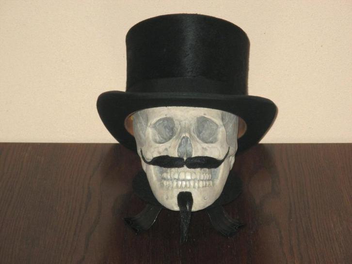 unieke Schedel REPLICA, Skull mens met snor, sik & hoge hoed, Antiek en Kunst, Curiosa en Brocante, Ophalen of Verzenden