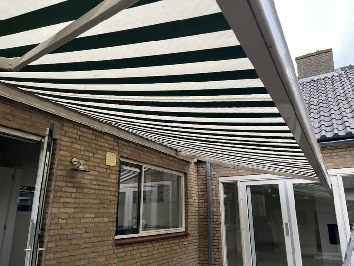 zonnescherm elektrisch, Tuin en Terras, Zonneschermen, Gebruikt, Knikarmscherm, 150 tot 300 cm, 450 cm of meer, Elektrisch, Ophalen