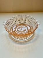 Schaal van roze geslepen persglas, Antiek en Kunst, Ophalen of Verzenden