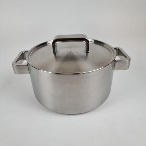 Iittala Tools Kookpan ø 22 cm 4L RVS, Huis en Inrichting, Keuken | Potten en Pannen, Nieuw, Kookpan of Snelkookpan, Rvs, Inductieplaat