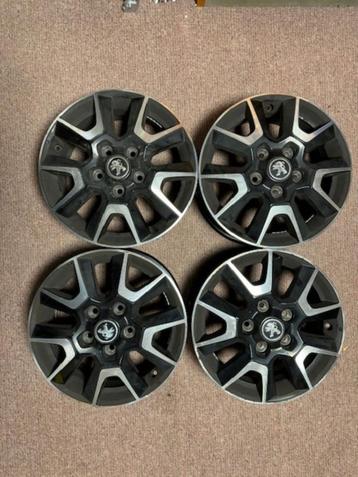 Camper lichtmetalen velgen 16inch / 5x118. +evt banden beschikbaar voor biedingen
