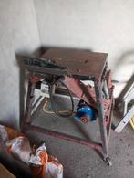 Oude zaagtafel op krachtstroom, Ophalen, Gebruikt, Cirkelzaag, 70 mm of meer