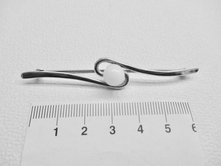 Zilveren aparte oude broche wit glas steen erop echt zilver, Sieraden, Tassen en Uiterlijk, Antieke sieraden, Broche, Zilver, Verzenden