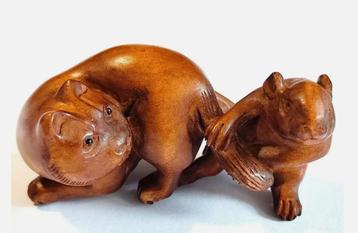Boxwood Netsuke van een Kat met een muis beschikbaar voor biedingen