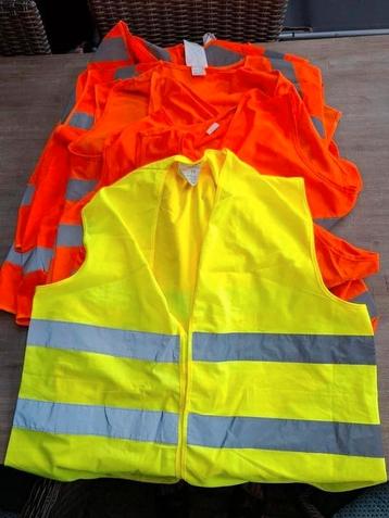9 Veiligheidshesjes div maten beschikbaar voor biedingen