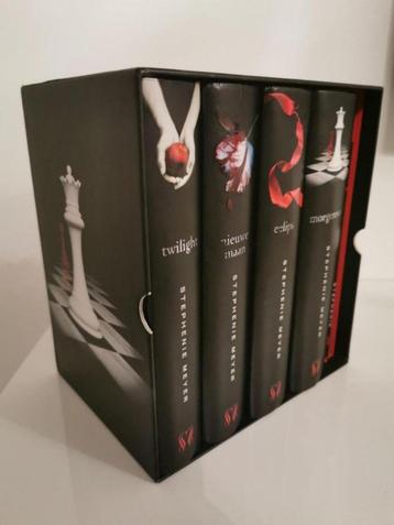 Stephenie Meyer. Alle delen van de Twilight Saga beschikbaar voor biedingen