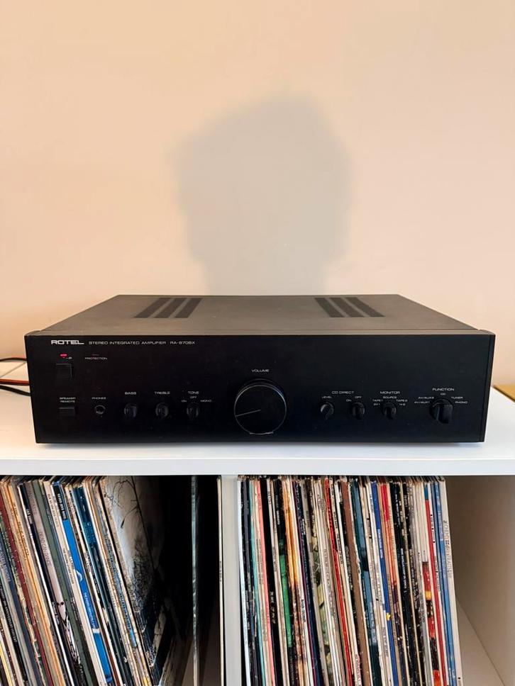 Rotel ra-870bx, Audio, Tv en Foto, Versterkers en Receivers, Zo goed als nieuw, 120 watt of meer, Overige merken, Ophalen of Verzenden