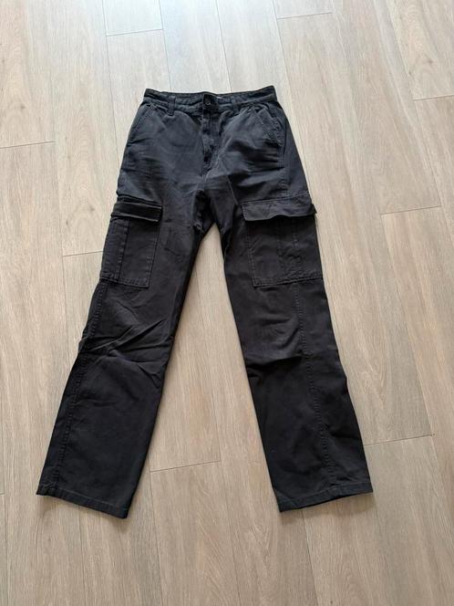 Stradivarius zwarte cargo jeans maat 38, Kleding | Dames, Spijkerbroeken en Jeans, Gedragen, W30 - W32 (confectie 38/40), Zwart