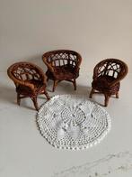 Poppenhuis rotan setje met kleedje, Verzamelen, Ophalen of Verzenden, Zo goed als nieuw, Poppenhuis