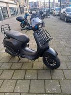 Mooie Vaspa sprint bouwjaar 2015 scooter is na gekeken Rijd, Fietsen en Brommers, Ophalen of Verzenden, Gebruikt, Benzine, Overige modellen