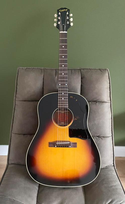 Epiphone J45 Inspired by Gibson + Gator koffer, Muziek en Instrumenten, Snaarinstrumenten | Gitaren | Akoestisch, Zo goed als nieuw
