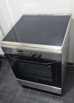 Indesit inductie fornuis met heteluchtoven, Witgoed en Apparatuur, Fornuizen, Ophalen, 4 kookzones, Zo goed als nieuw, Inductie