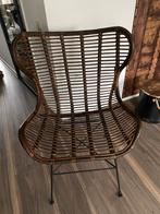 Bruine Rotan (rieten) Stoel / Fauteuil met metalen onderstel, Huis en Inrichting, Bruin, Riet of Rotan, Ophalen of Verzenden, Zo goed als nieuw