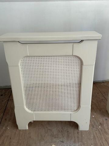 Radiator ombouw MOET WEG beschikbaar voor biedingen