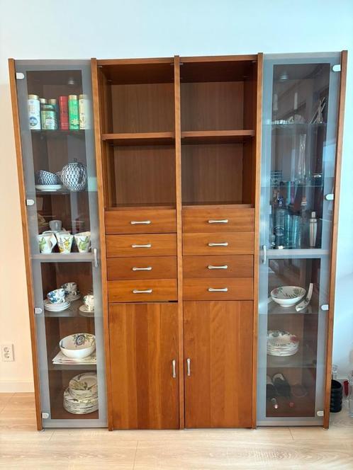 Houten kast met glazen vitrine deuren en verlichting, Huis en Inrichting, Kasten | Vitrinekasten, Gebruikt, 200 cm of meer, 25 tot 50 cm