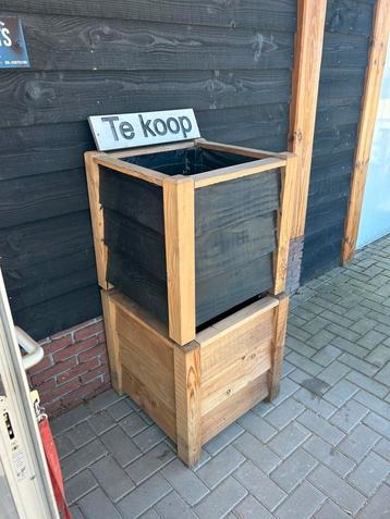 Nieuwe bloembakken 60x60x60 cm beschikbaar voor biedingen