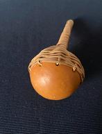 Rammelaar/shaker gemaakt van kalebas met gevlochten omhulsel, Ophalen of Verzenden, Gebruikt, Melodische percussie