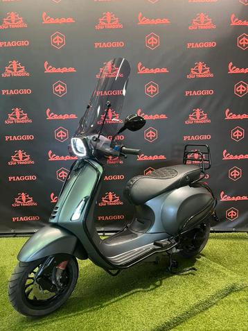 Vespa Sprint 2021 Brom! Mat Grijs Full Option Garantie! beschikbaar voor biedingen