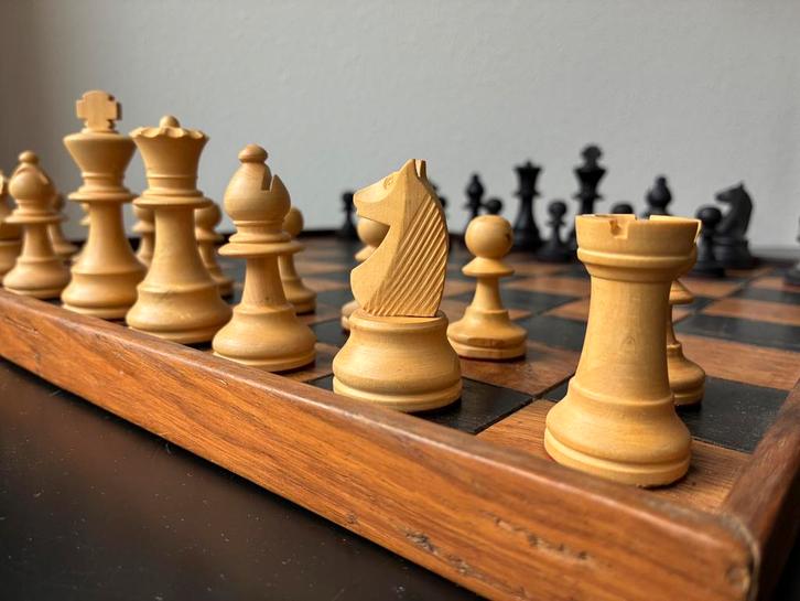 Zwaar schaakbord en grote oude Staunton schaakstukken, Hobby en Vrije tijd, Gezelschapsspellen | Bordspellen, Gebruikt, Ophalen of Verzenden