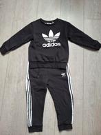 Adidas setje maat 104, Kinderen en Baby's, Kinderkleding | Maat 104, Adidas, Jongen of Meisje, Ophalen of Verzenden, Zo goed als nieuw