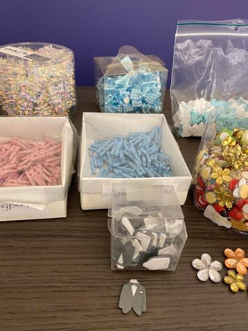 Decoratie voor Cadeaus - Diverse Materialen beschikbaar voor biedingen