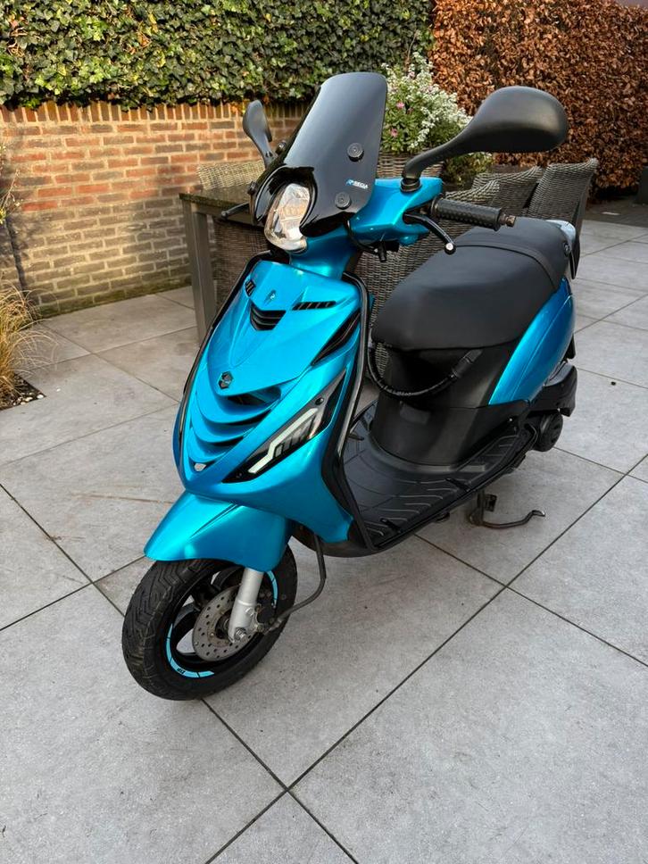 Piaggo zip 2020 Geel kenteken, Fietsen en Brommers, Scooters | Piaggio, Gebruikt, Zip, Maximaal 45 km/u, Benzine, Ophalen