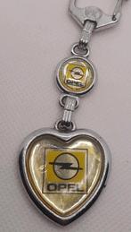 Mooie oude sleutelhanger OPEL auto's Hartvormig, Ophalen of Verzenden, Zo goed als nieuw, Merk