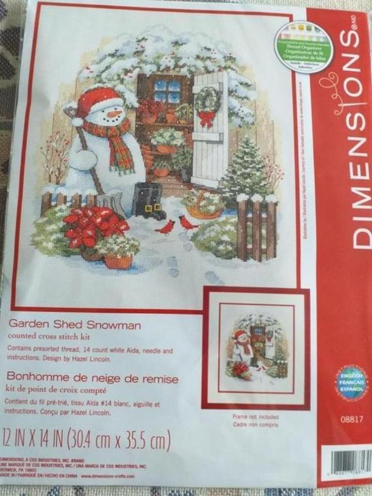 Borduurpakket Garden Shed Snowman van Dimensions, Hobby en Vrije tijd, Borduren en Borduurmachines, Nieuw, Borduurpakket, Ophalen of Verzenden