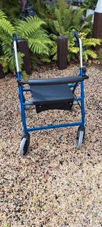 blauwe rollator........breed., Tuin en Terras, Ophalen of Verzenden, Zo goed als nieuw, Wasrek