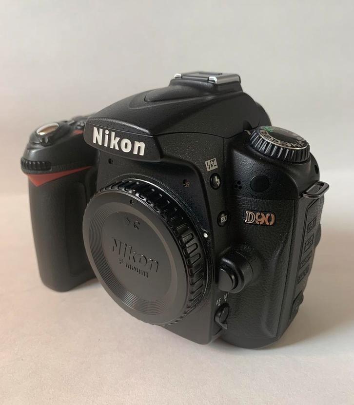 Nikon D90 set, body, 3 lenzen, 2 tassen, statief, Audio, Tv en Foto, Fotocamera's Digitaal, Zo goed als nieuw, Spiegelreflex, Nikon