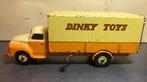 DINKY TOYS BEDFORD PALLET JEKTA VAN NR 930, Ophalen of Verzenden, Gebruikt, Bus of Vrachtwagen, Dinky Toys