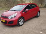 Kia Rio 1.2 I 5DRS 2014 Rood, Auto's, 1027 kg, 450 kg, 4 cilinders, Origineel Nederlands