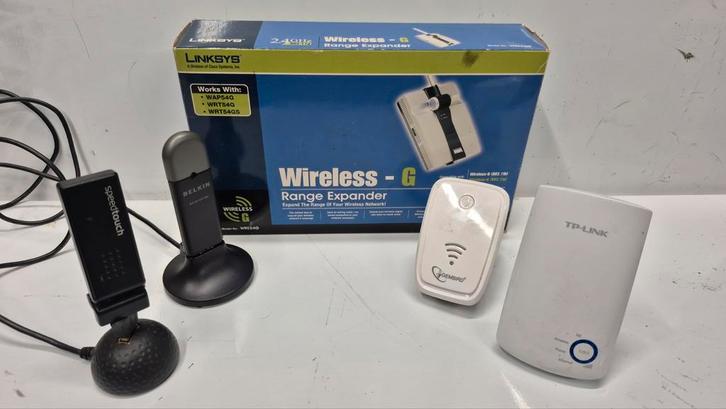 Wifi hdmi dvi drives floppy brander  muiske, Computers en Software, Overige Computers en Software, Gebruikt, Ophalen