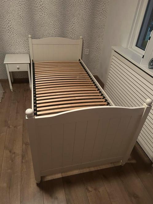 Wit bed 90x200 met nachtkastje, Huis en Inrichting, Slaapkamer | Bedden, Zo goed als nieuw, Eenpersoons, 90 cm, 200 cm, Hout, Wit