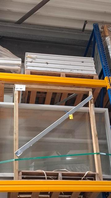 Gebruikte binnenraamkozijnen € 75 per stuk  beschikbaar voor biedingen