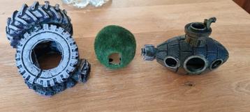 3 Aquarium ornamenten  beschikbaar voor biedingen