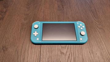 Nintendo Switch Lite met hoes en oplader beschikbaar voor biedingen