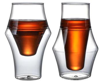 Set van 2 hittebestendige dubbelwandige glazen. beschikbaar voor biedingen