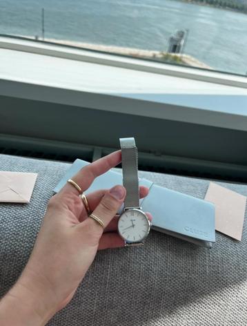Zilveren Cluse horloge RVS met mesh bandje zo goed als nieuw beschikbaar voor biedingen