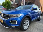 Volkswagen T-ROC 1.5 TSI SPORT, Euro 6, 4 cilinders, Blauw, Bedrijf