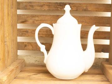 P Regout &c porseleinen theepot 32613 beschikbaar voor biedingen